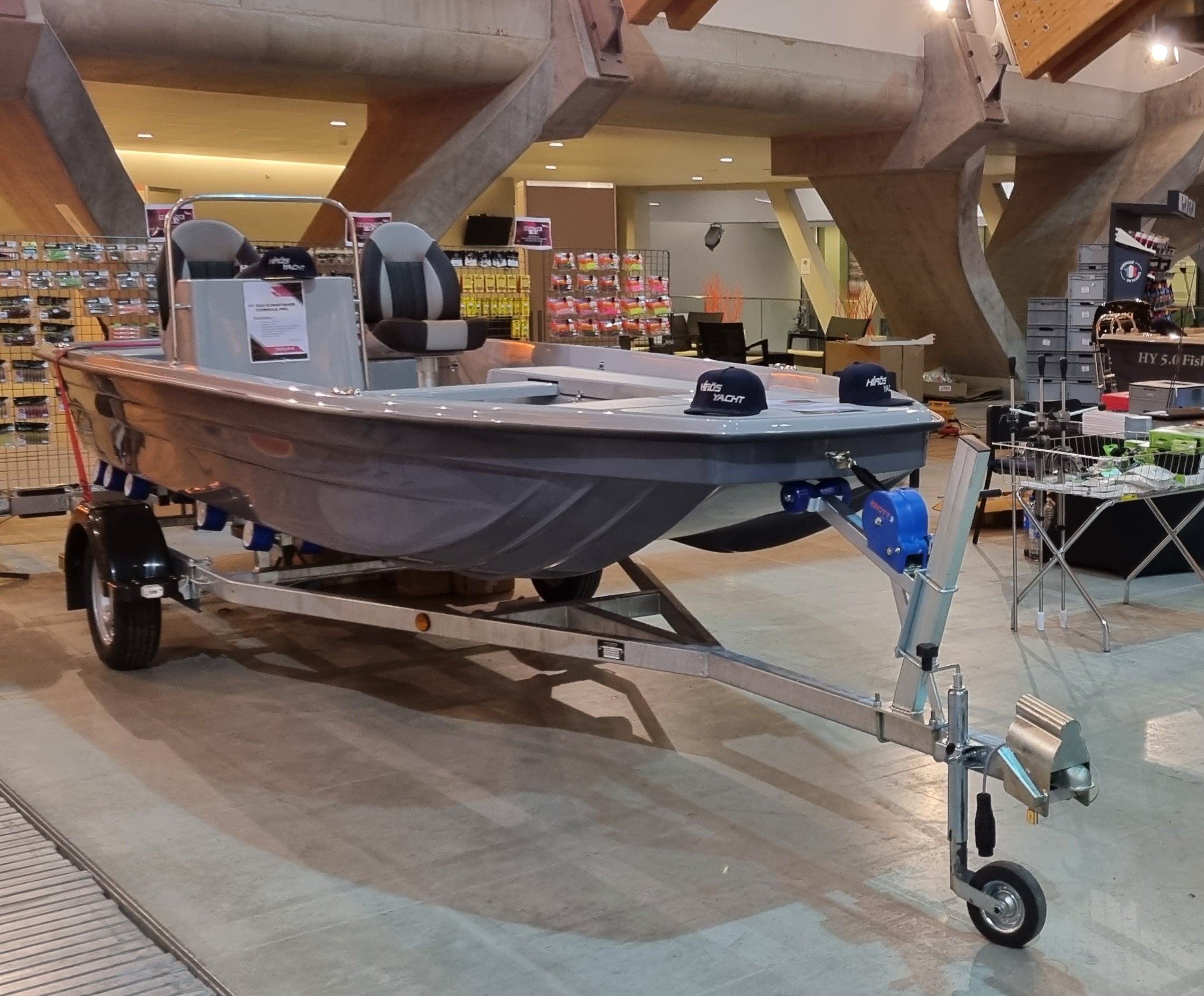 Le bateau HIROS HY 520 KingFisher Type: HY520 Barre Franche Pro