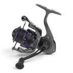 Moulinet de pêche spinning Crisafish HART gris anthracite avec détails violets et poignée ergonomique antidérapante