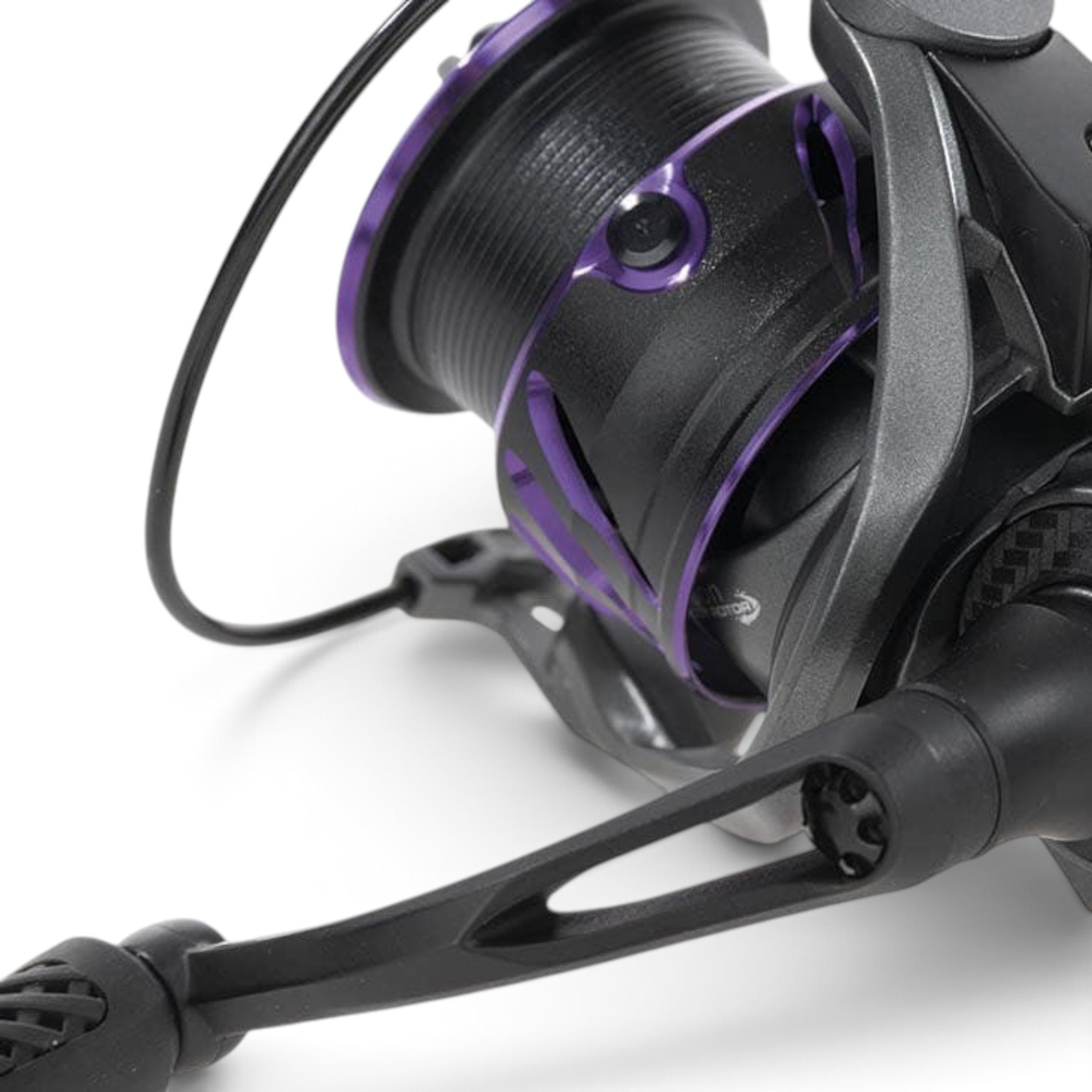 Moulinet de pêche spinning HART Crisafish gris anthracite et violet avec poignée ergonomique antidérapante
